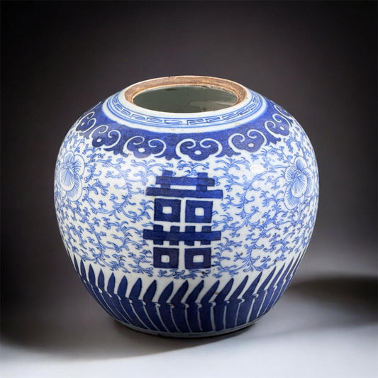 19世纪50年代，清代青花寿字罐，高7英寸